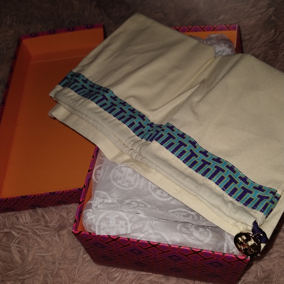 Brand New Tory Burch Kira Sandals with Shoe Bag* - Picture 3 of 5